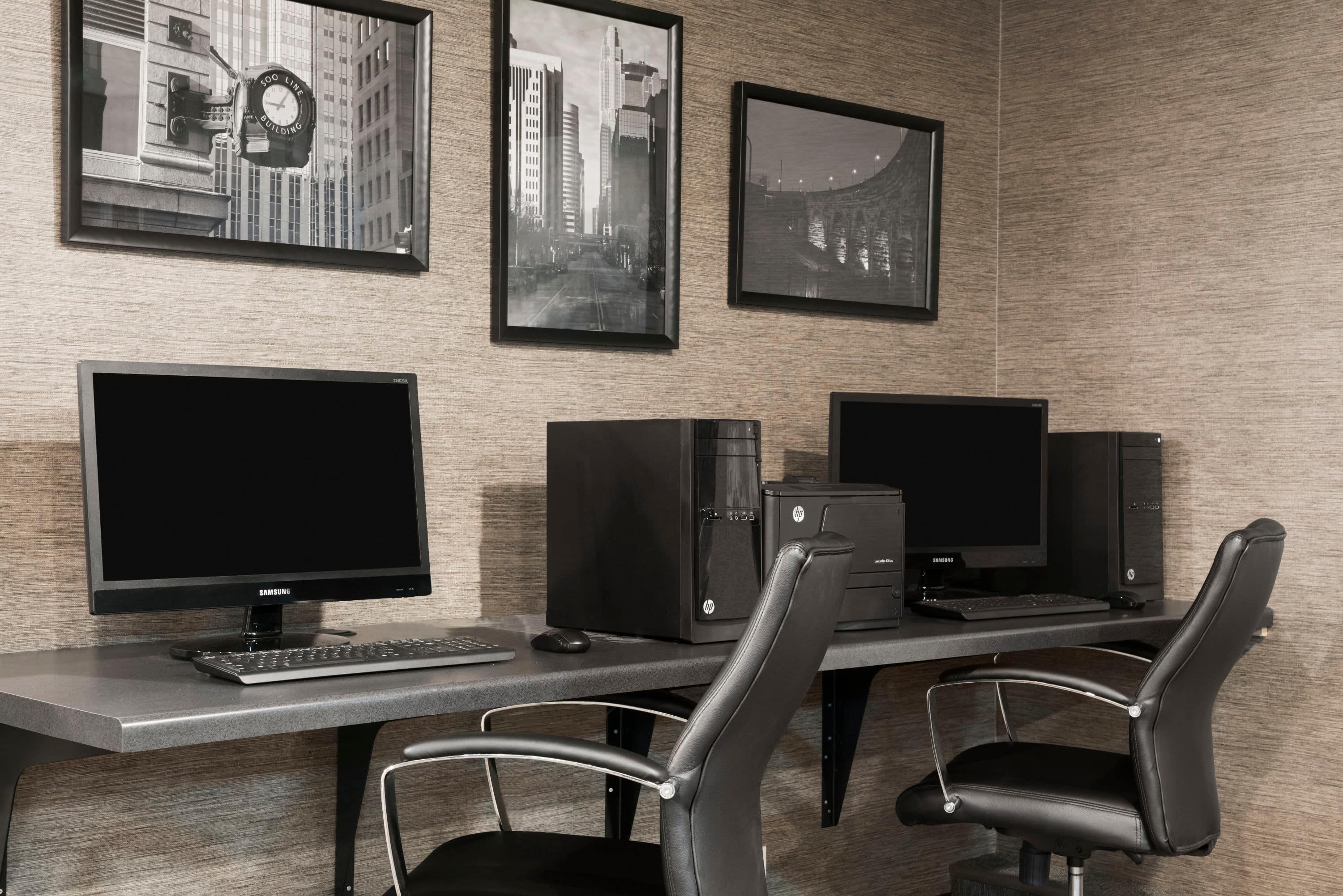 Business Center | Days Hotel by Wyndham University Ave SE