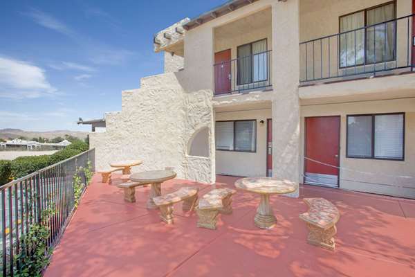 Exterior view - Super 8 Motel Barstow - I-15, Exit 184