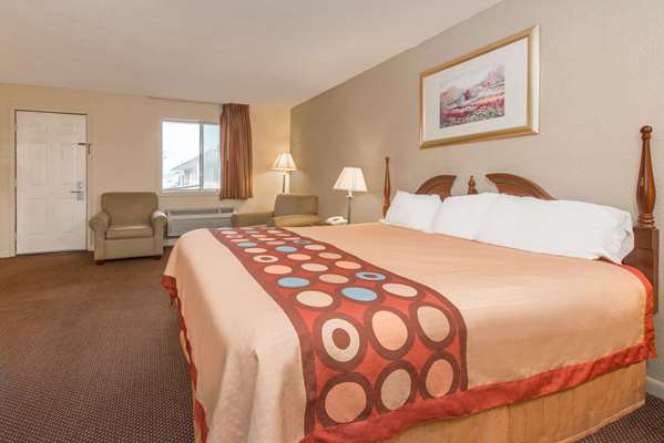  - Super 8 Motel Centerville - I-70, Exit 145