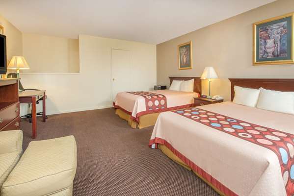  - Super 8 Motel Centerville - I-70, Exit 145