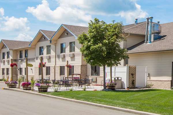 Exterior view - Super 8 Hotel Brookings - I-29, Exit 132