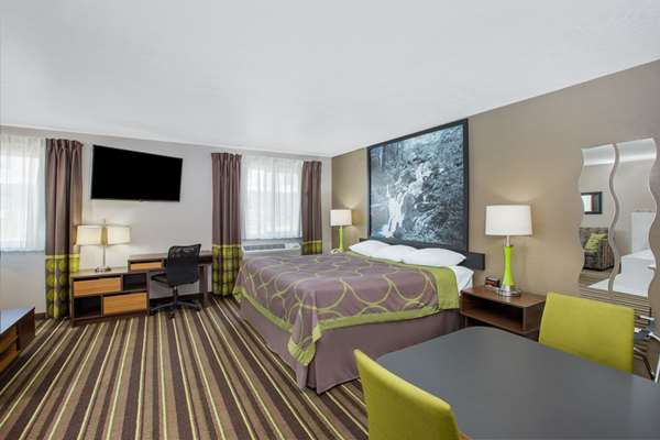 Suite - Super 8 Hotel Brookings - I-29, Exit 132