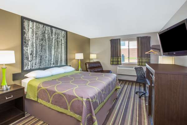  - Super 8 Hotel Brookings - I-29, Exit 132