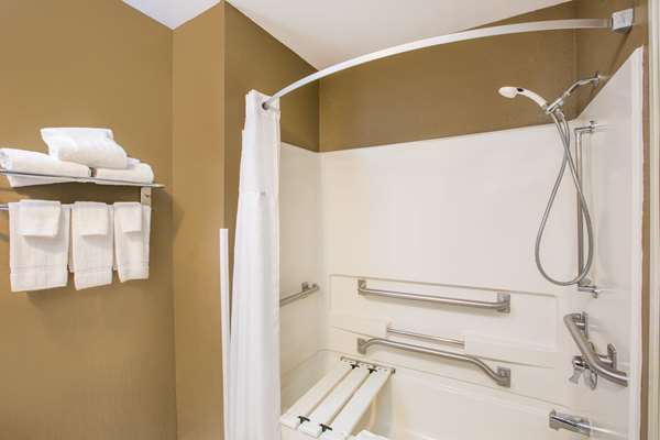  - Super 8 Hotel Brookings - I-29, Exit 132