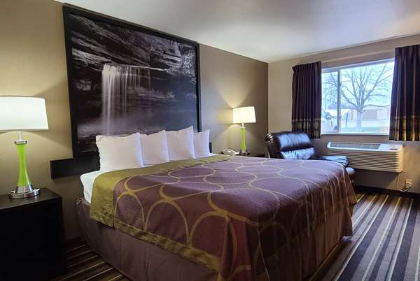 Suite - Super 8 Hotel Brookings - I-29, Exit 132