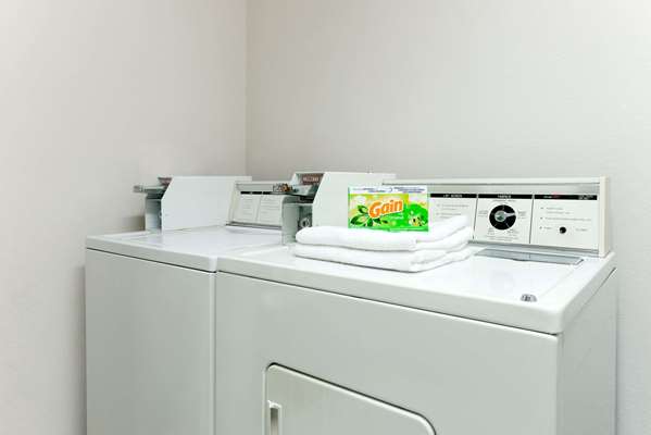  - Super 8 Hotel Warrenton