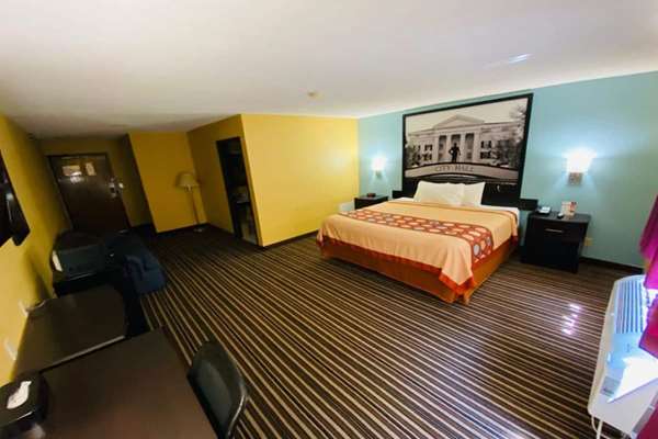  - Super 8 Hotel Warrenton
