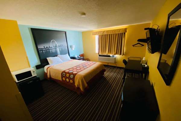  - Super 8 Hotel Warrenton