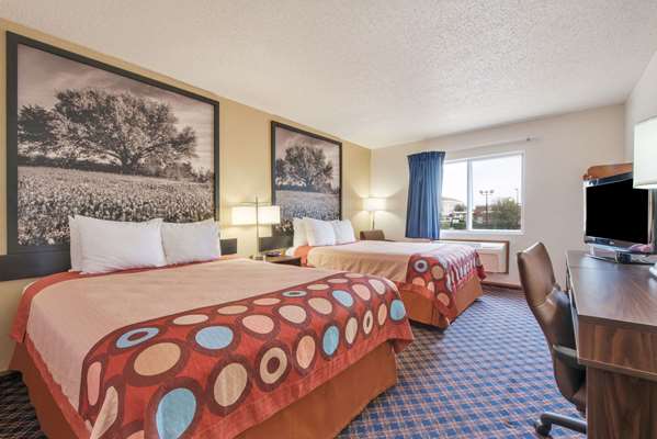  - Super 8 Hotel College Station