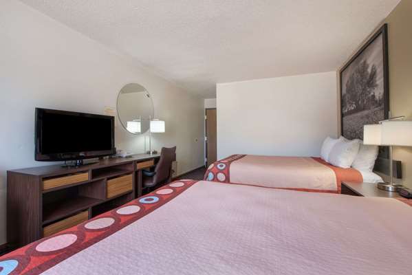  - Super 8 Hotel College Station