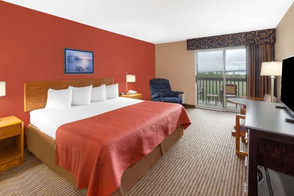  - Super 8 Hotel St Ignace - I-75, Exit 344