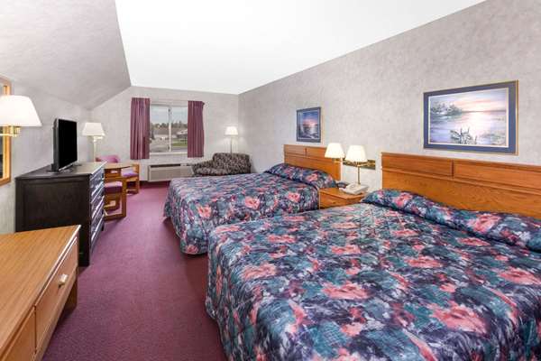 - Super 8 Hotel St Ignace - I-75, Exit 344