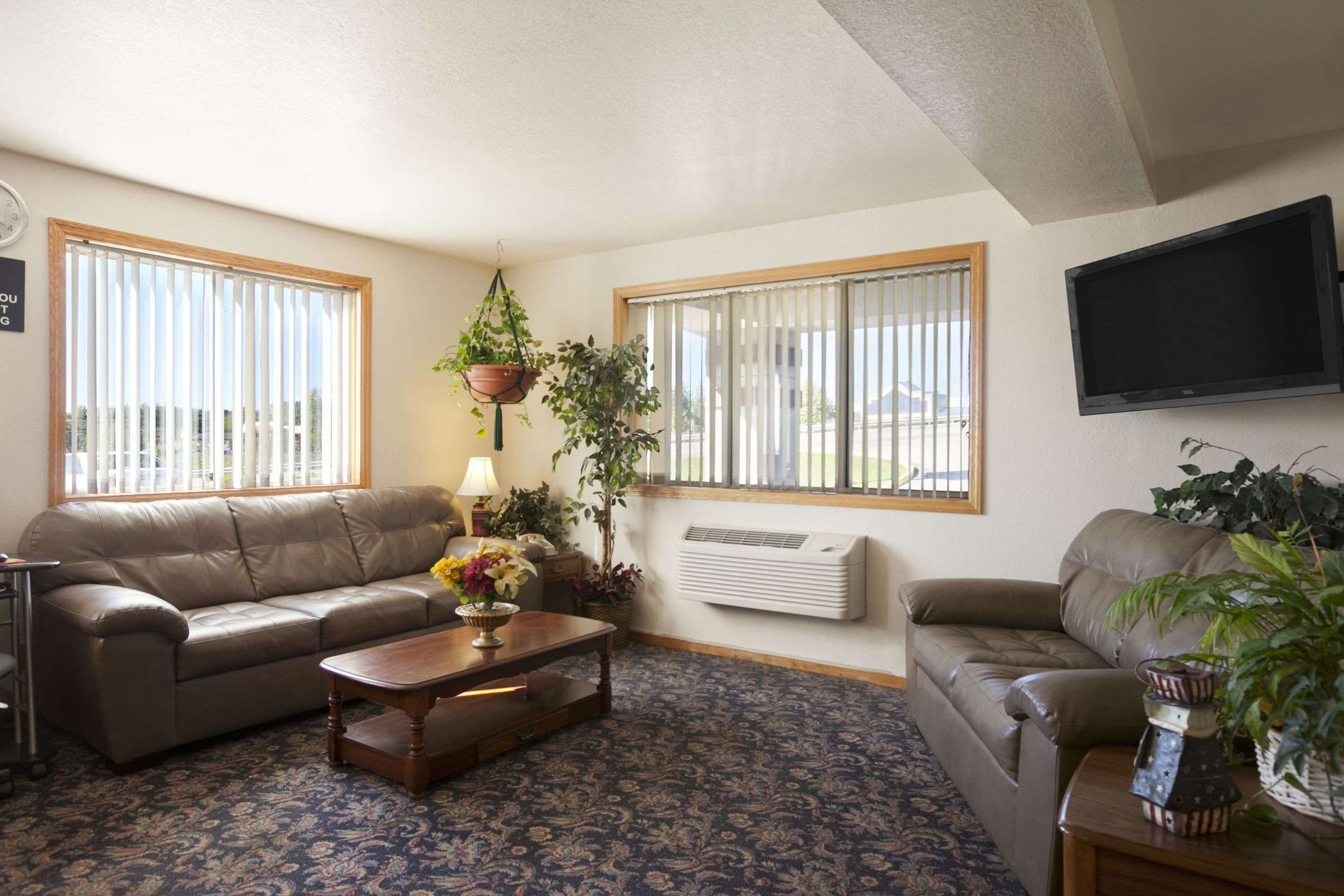 Lobby | Super 8 by Wyndham Johnstown