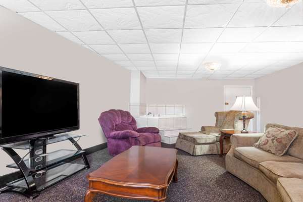 Suite - Ramada Inn Henderson