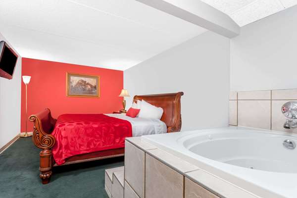 Suite - Ramada Inn Henderson