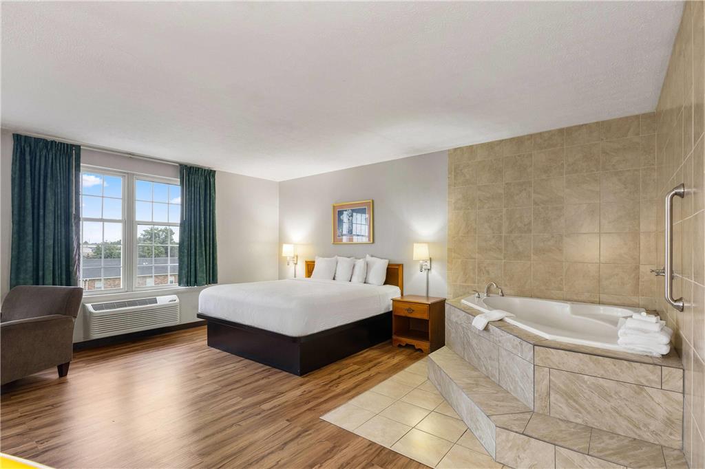 DAYS INN BY WYNDHAM, MADISONVILLE-guestroom-Guest Room,Suite,On-Site.jpg