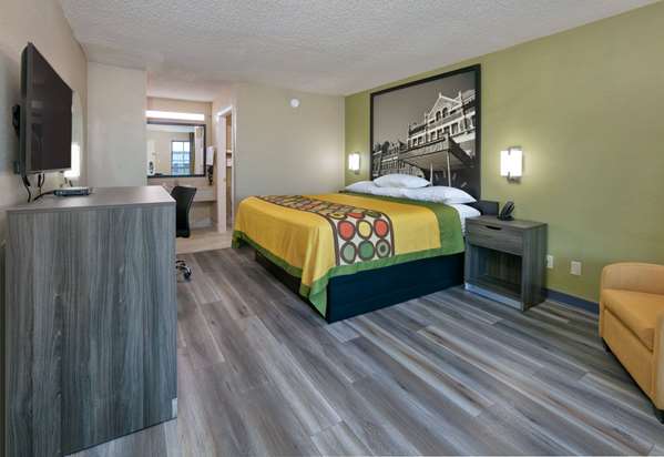  - Super 8 Motel Tillmans Corner - I-10, Exit 15