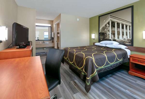  - Super 8 Motel Tillmans Corner - I-10, Exit 15