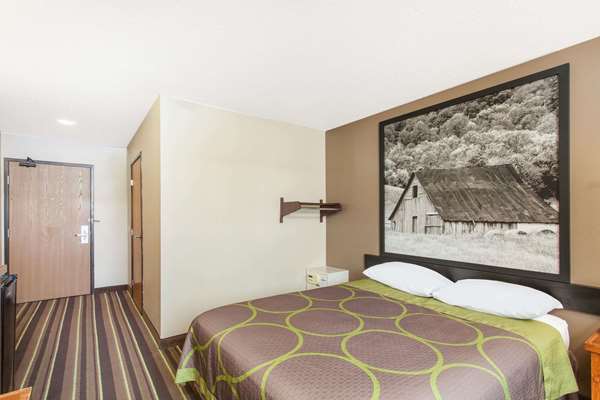  - Super 8 Motel Pounding Mill