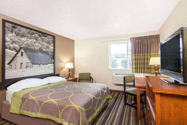  - Super 8 Motel Pounding Mill