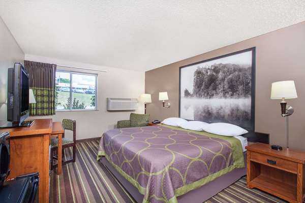  - Super 8 Motel Pounding Mill