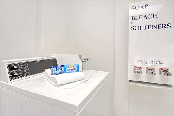  - Days Inn & Suites Laurel