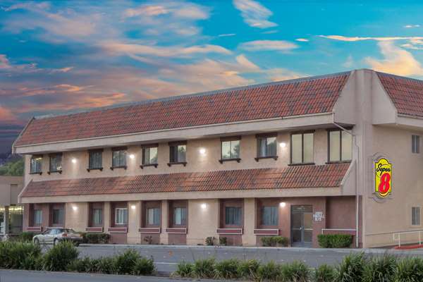 Exterior view - Super 8 Hotel Downtown Hayward