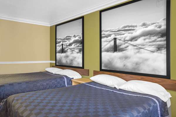  - Super 8 Hotel Downtown Hayward