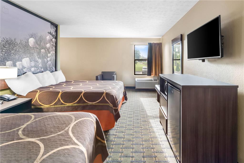 SUPER 8 BY WYNDHAM BELLEFONTAINE-guestroom-Guest Room,Suite,On-Site.jpg