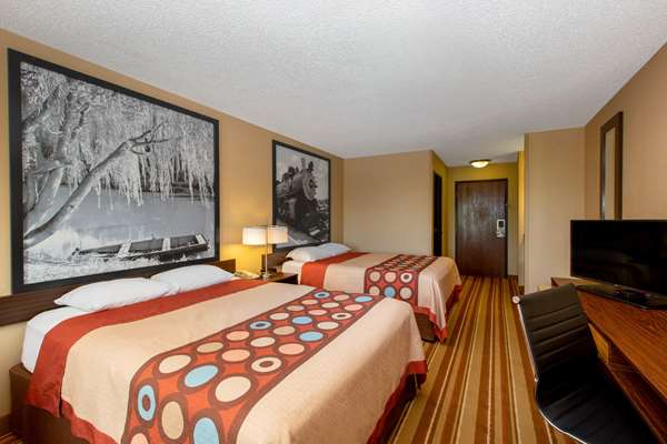  - Super 8 Hotel 9th Street Salina - I-70, Exit 252
