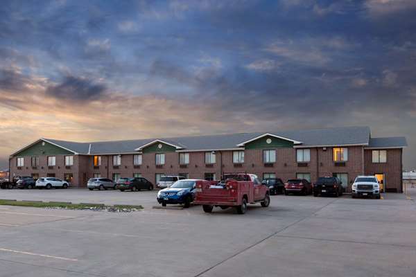 Exterior view - Super 8 Hotel 9th Street Salina - I-70, Exit 252