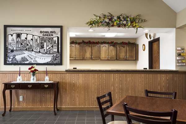  - Super 8 Hotel Bowling Green