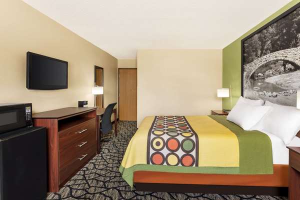  - Super 8 Hotel Ankeny - I-35, Exit 92