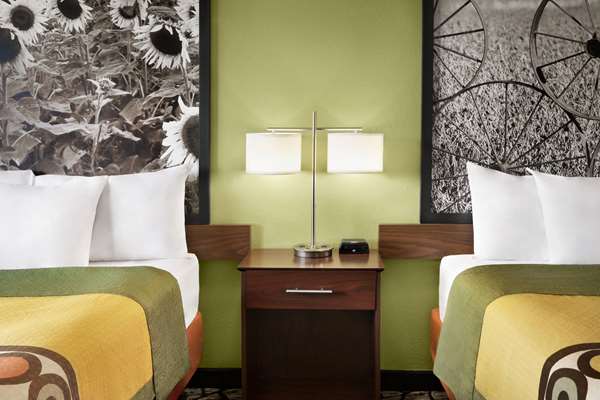  - Super 8 Hotel Ankeny - I-35, Exit 92