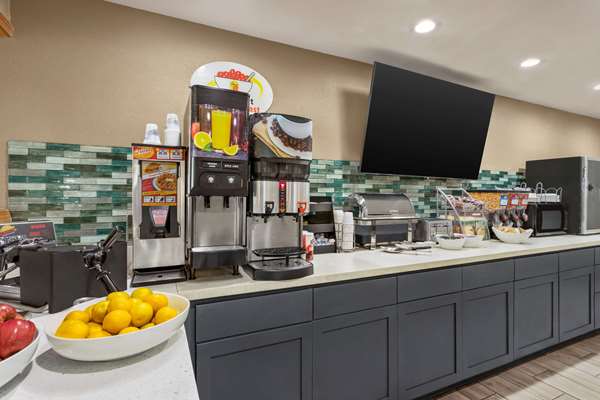  - Super 8 Hotel Ankeny - I-35, Exit 92