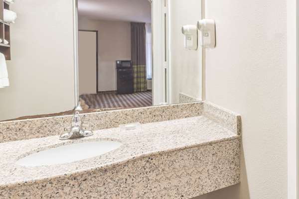  - Super 8 Motel NASA Clear Lake Houston