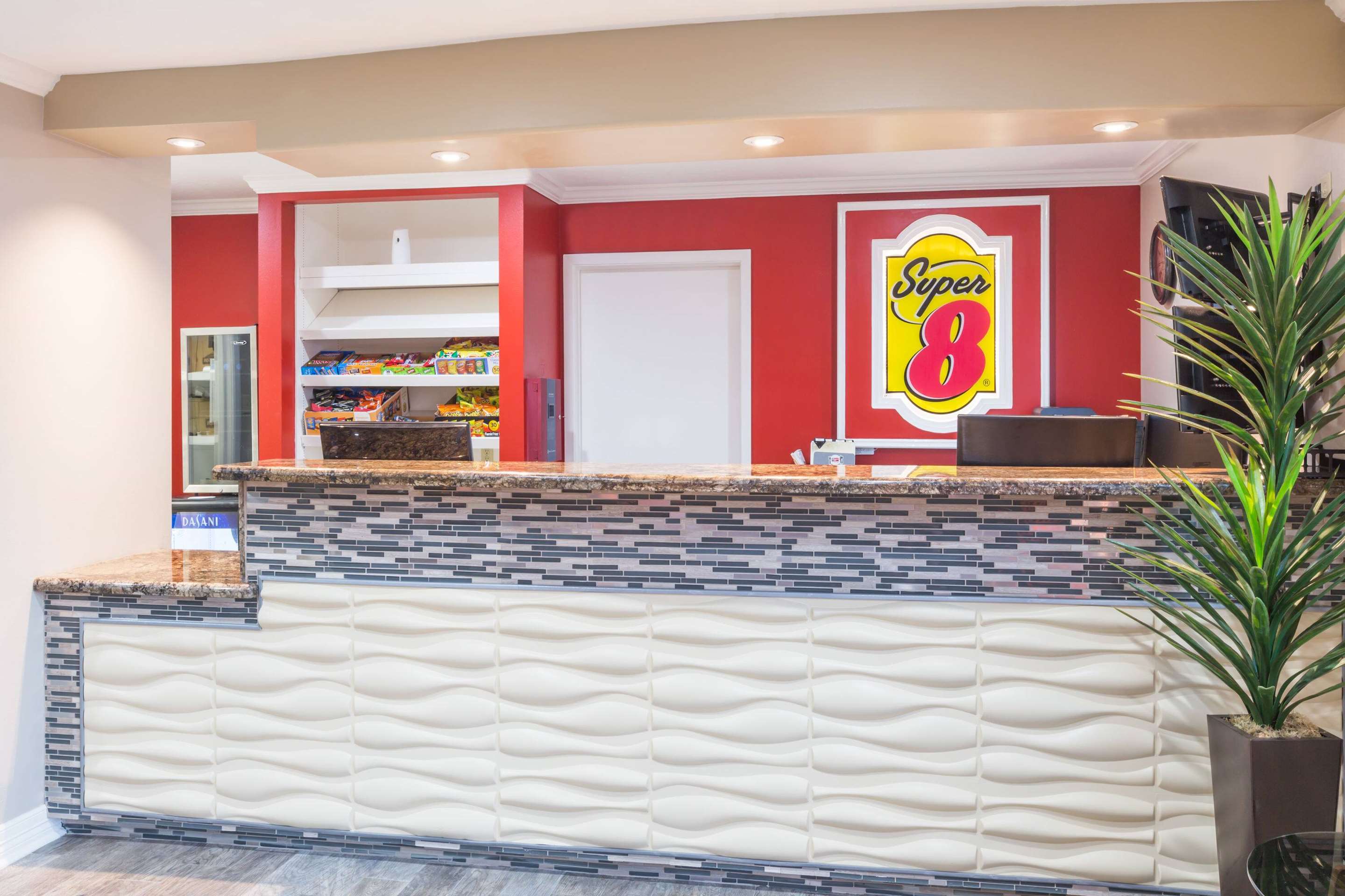 Front Desk | Super 8 by Wyndham Houston/NASA/Webster Area
