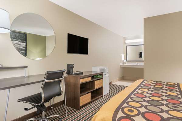  - Super 8 Motel Bryant - I-30, Exit 123