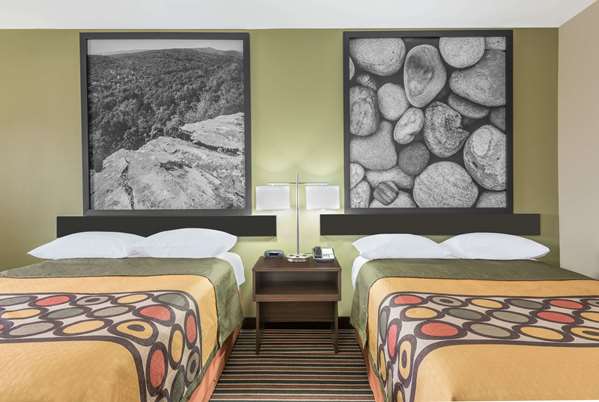  - Super 8 Motel Bryant - I-30, Exit 123