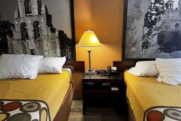  - Super 8 Motel Katy - I-10, Exit 745