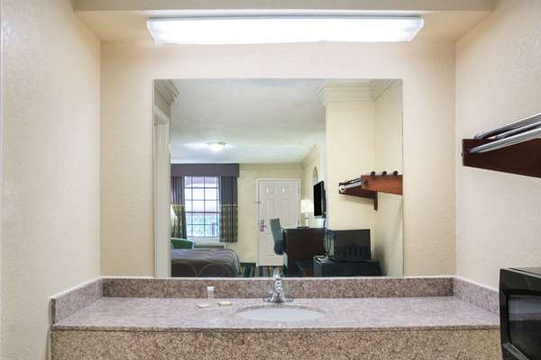  - Super 8 Motel Katy - I-10, Exit 745