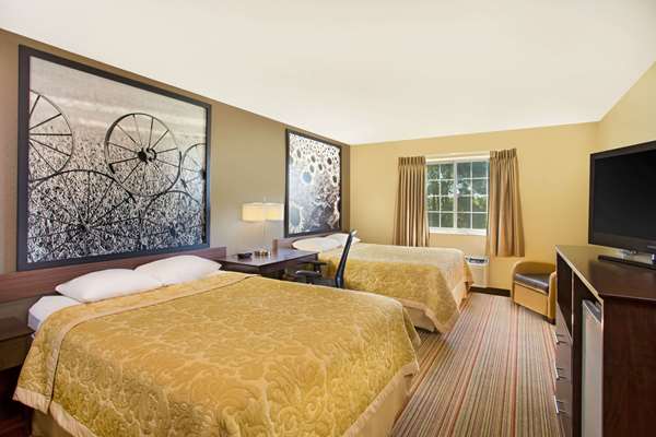  - Super 8 Hotel New Hampton