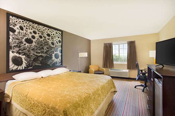  - Super 8 Hotel New Hampton