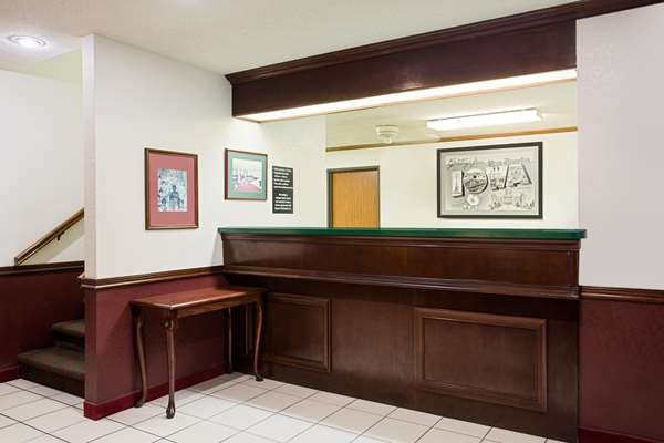  - Super 8 Hotel New Hampton