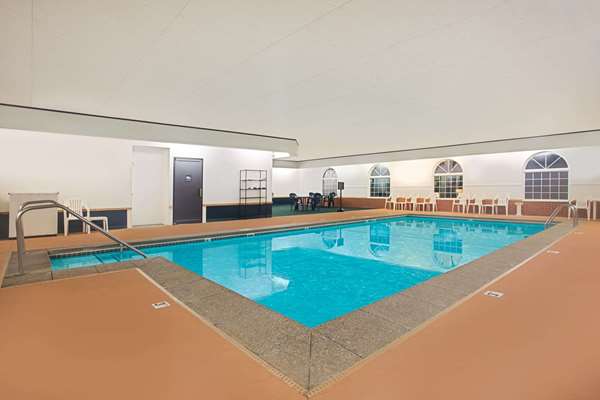 Pool - Super 8 Hotel New Hampton