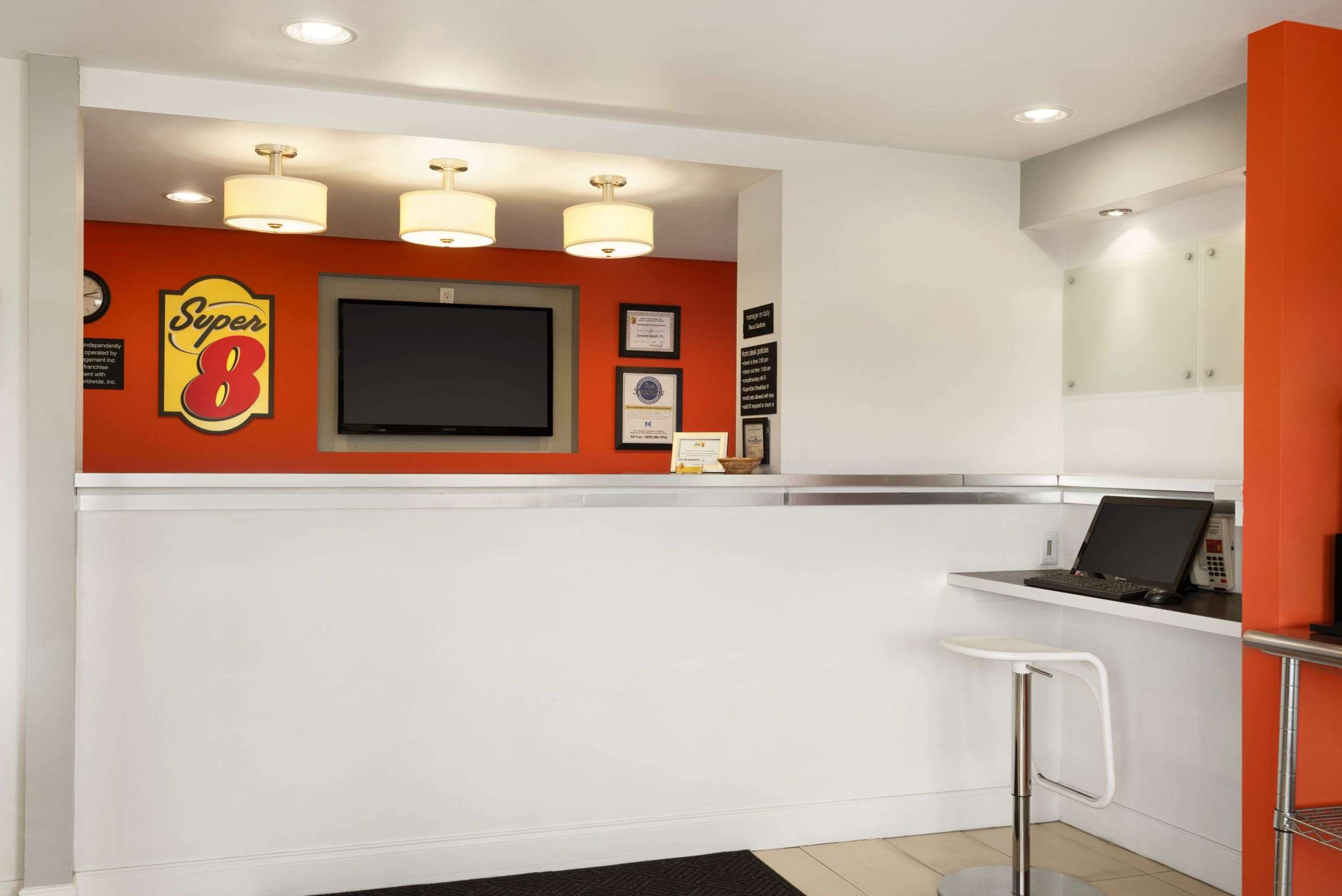 Front Desk | Super 8 by Wyndham Ormond Beach