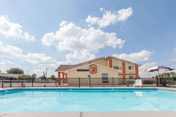 Pool - Super 8 Motel Chickasha