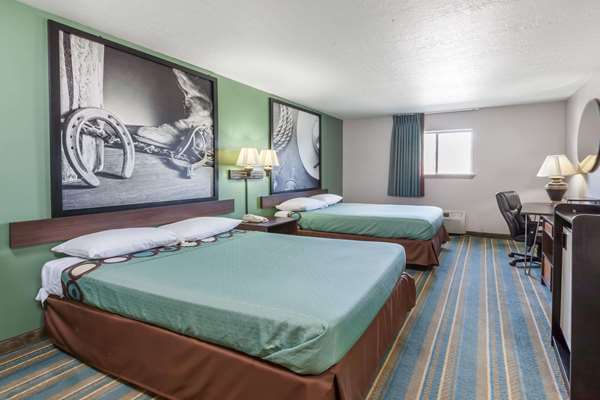  - Super 8 Motel Chickasha