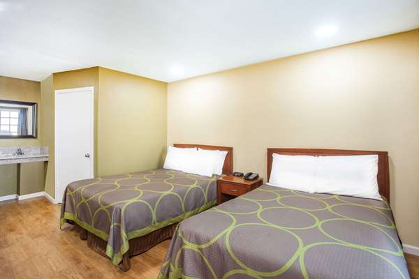  - Super 8 Motel Redlands - I-10, Exit 77