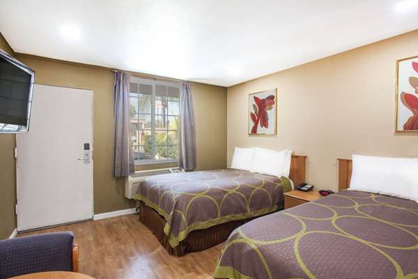  - Super 8 Motel Redlands - I-10, Exit 77